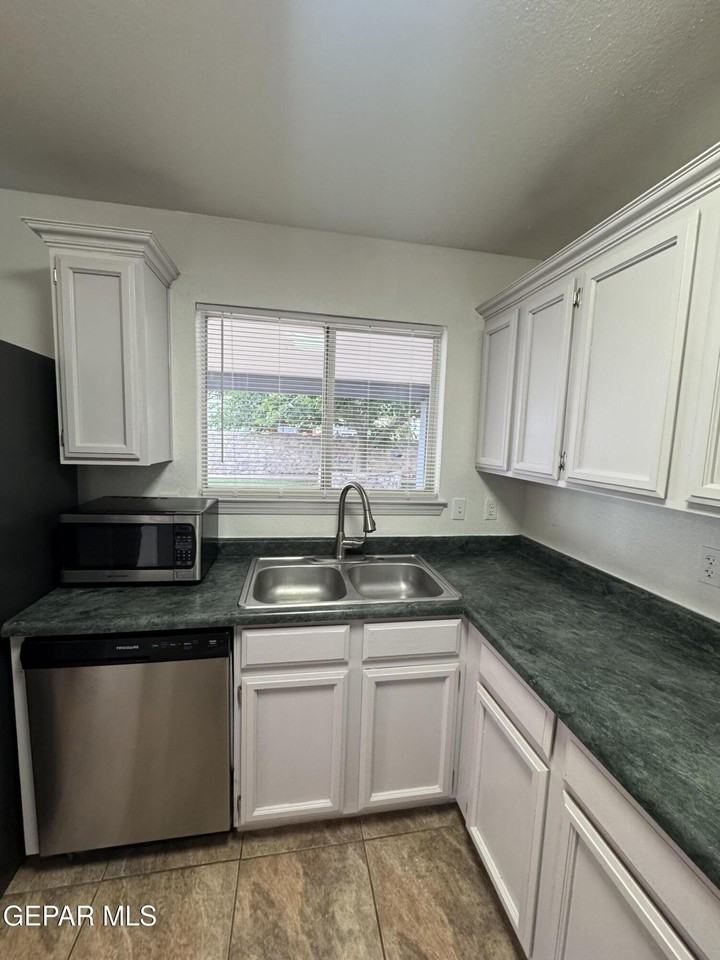 3033 Tierra Humeda Dr - Photo 7 of 48