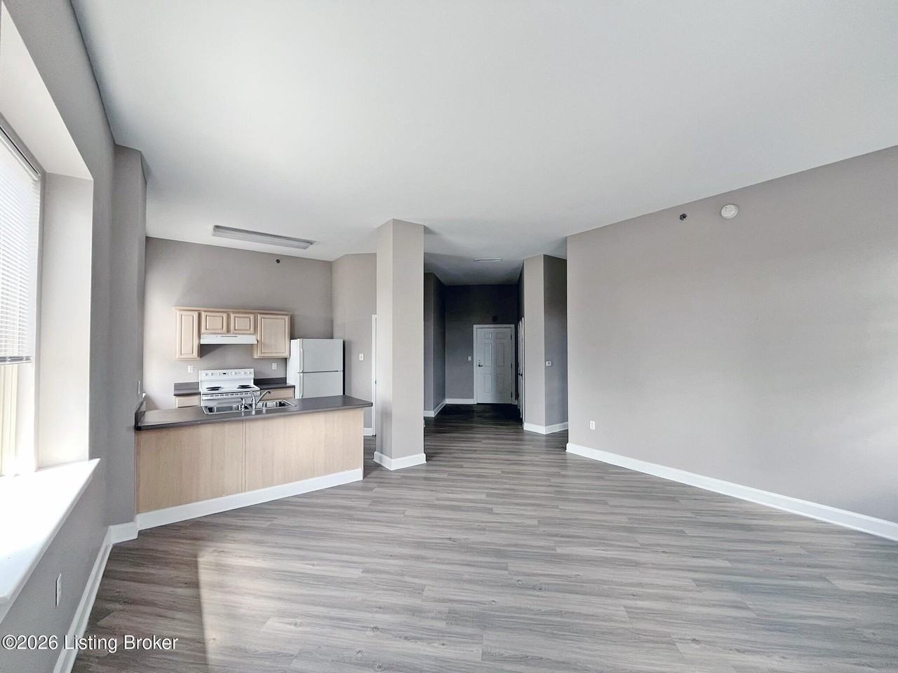 233 W Broadway #705 - Photo 4 of 8