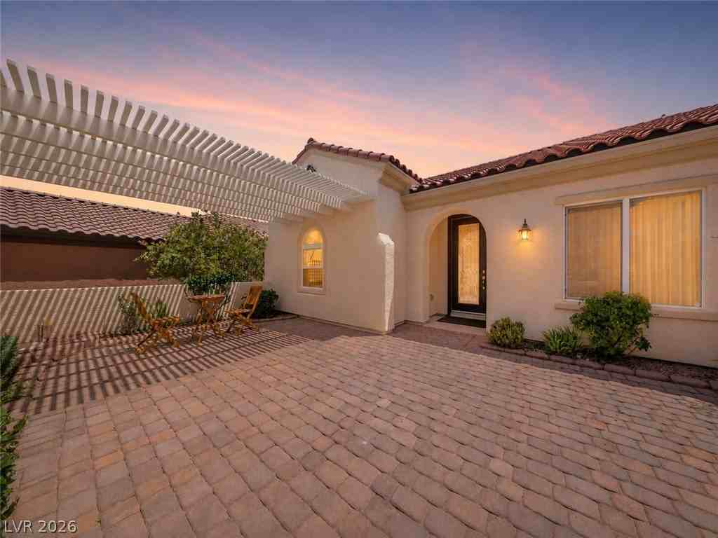 2148 Shadow Canyon Dr - Photo 3 of 44