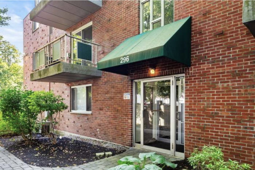 296 Commercial St - Photo 3 of 8