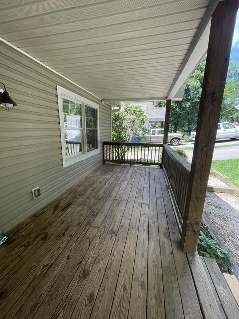 30 Lamb Ave - Photo 2 of 10