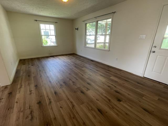 30 Lamb Ave - Photo 3 of 10