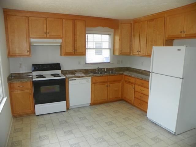 30 Lamb Ave - Photo 4 of 10