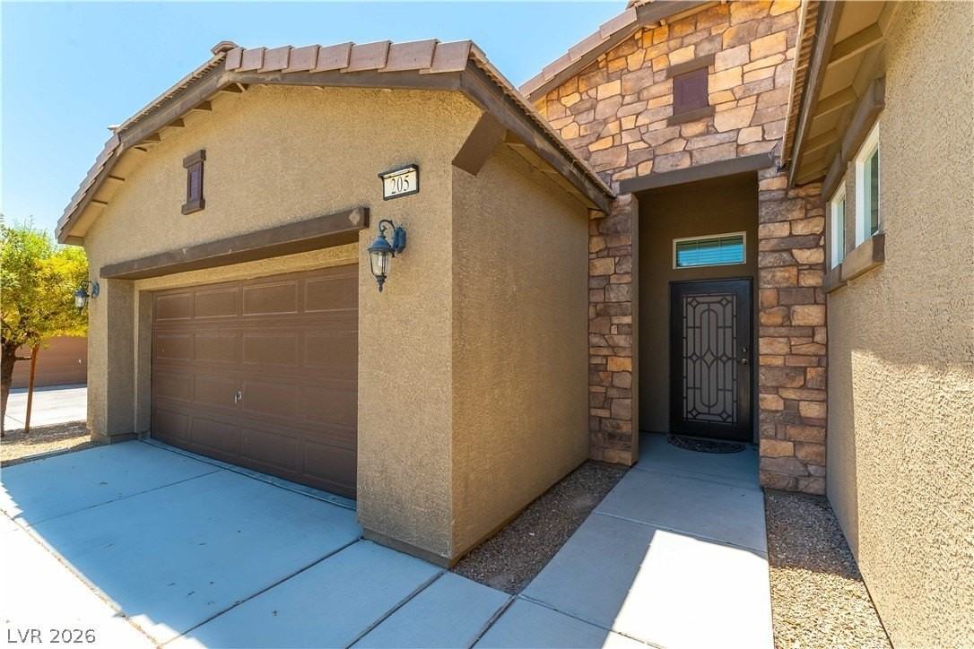 205 Dela Cruz Ave - Photo 2 of 25