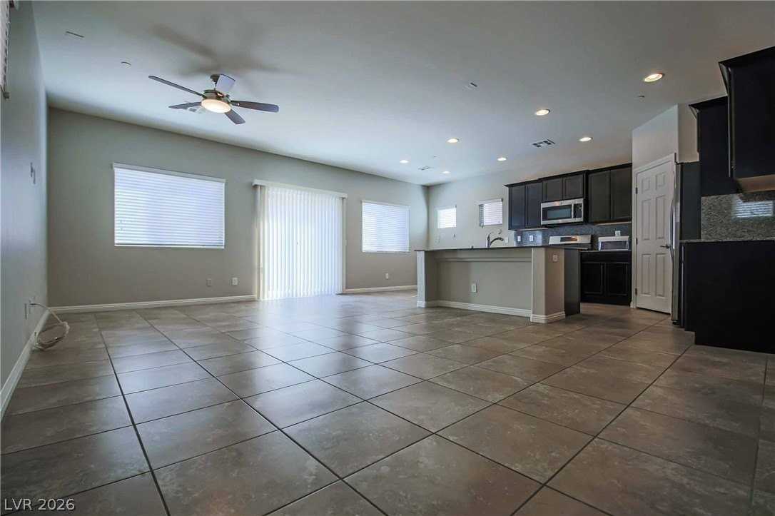 1143 Jesse Harbor Ave - Photo 5 of 34