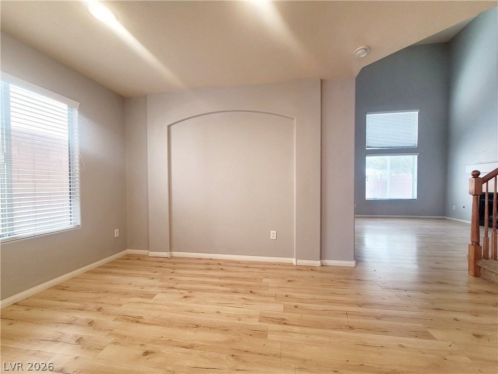 9204 Freedom Heights Ave - Photo 4 of 24