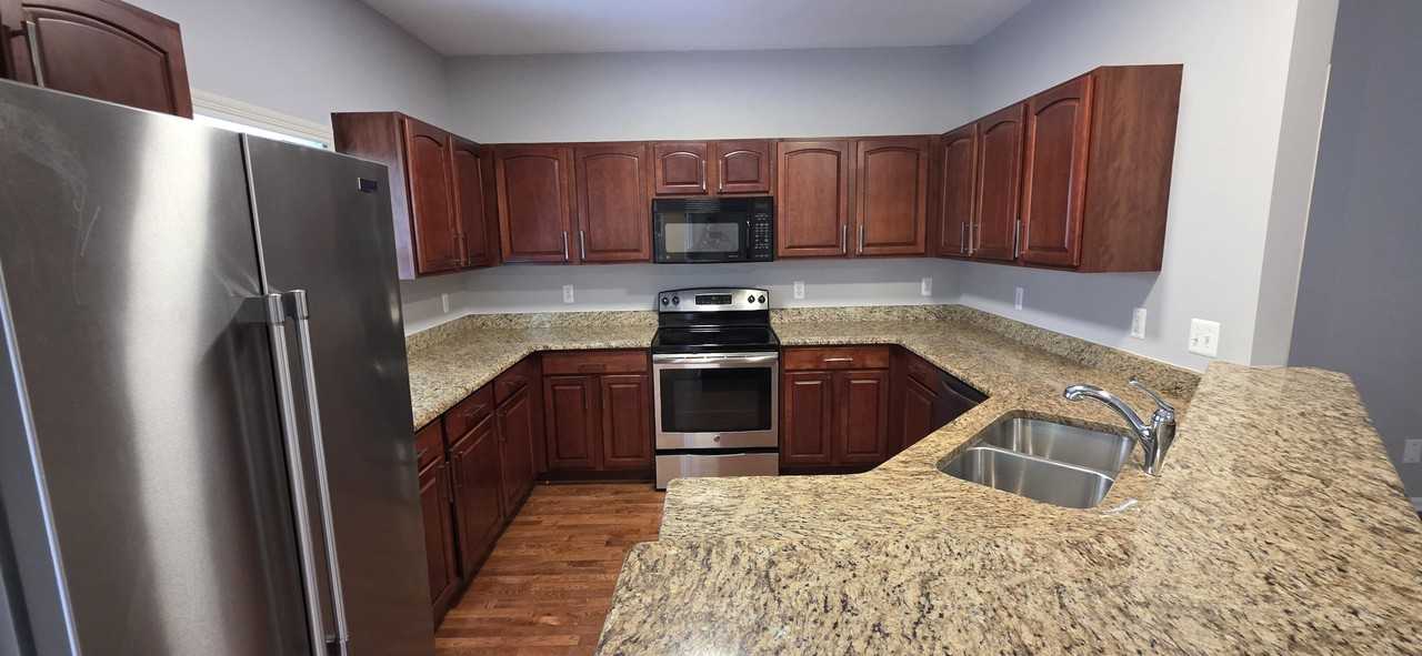 1578 Kessler Ave - Photo 3 of 27