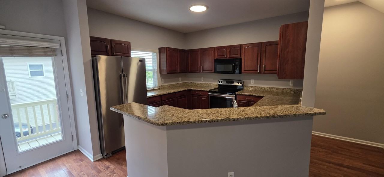 1578 Kessler Ave - Photo 5 of 27