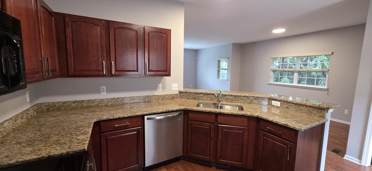1578 Kessler Ave - Photo 6 of 27