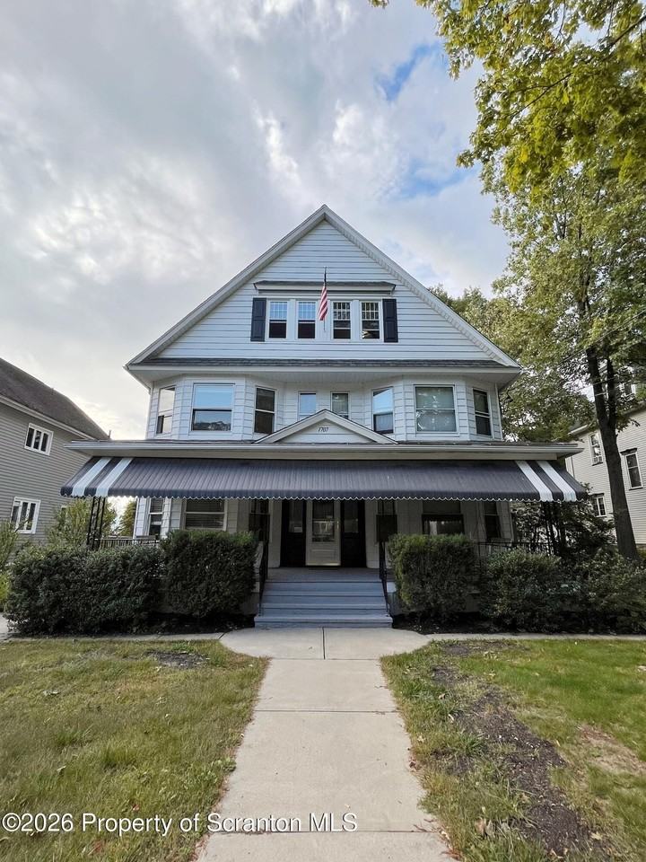 1707 Monroe Ave