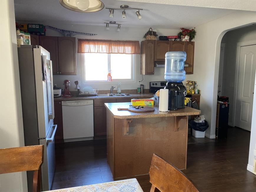 9106 92 Ave - Photo 2 of 10