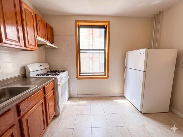 2708 39th Ave - Photo 5 of 10