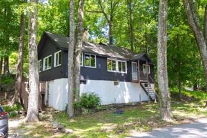 featured image of 19 Lonaconing Rd