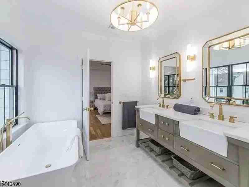 24 Lathrop Ave - Photo 7 of 9