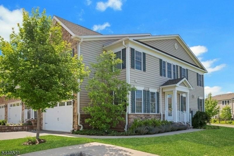 7 Addie Pl - Photo 2 of 35