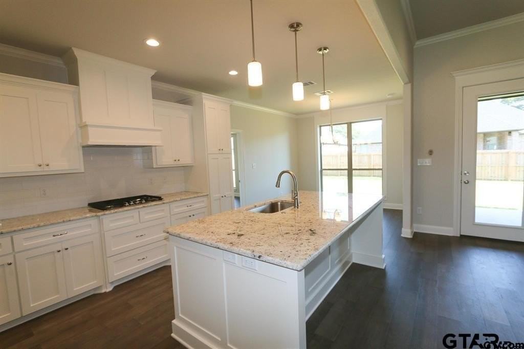 11936 Gillian Ct - Photo 3 of 14