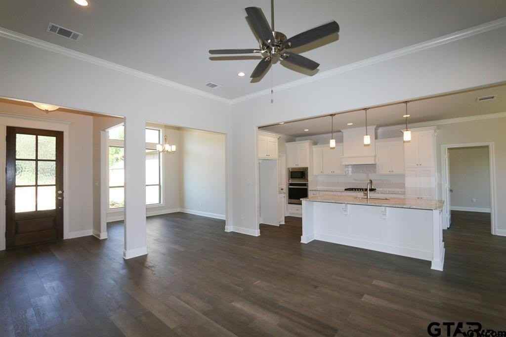 11936 Gillian Ct - Photo 4 of 14