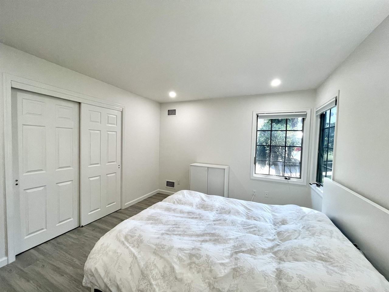 149 W Clinton Ave - Photo 4 of 19
