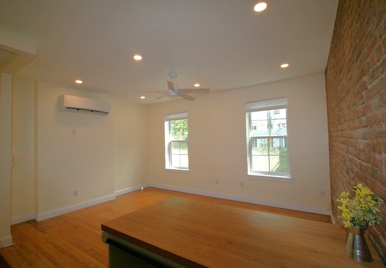 142 Sussex St #3 - Photo 6 of 14