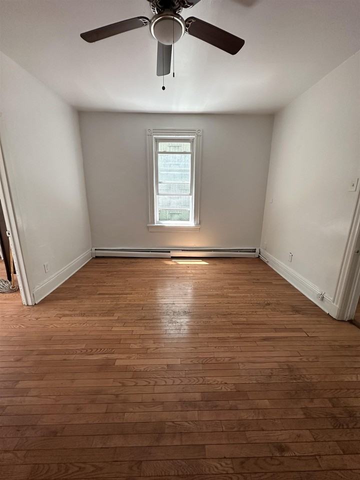 41 Garrison Ave #2 - Photo 6 of 10