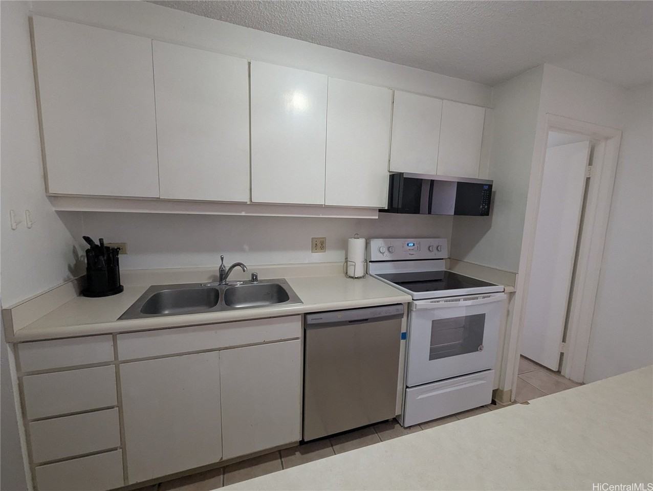 1778 Ala Moana Blvd #1313 - Photo 5 of 20