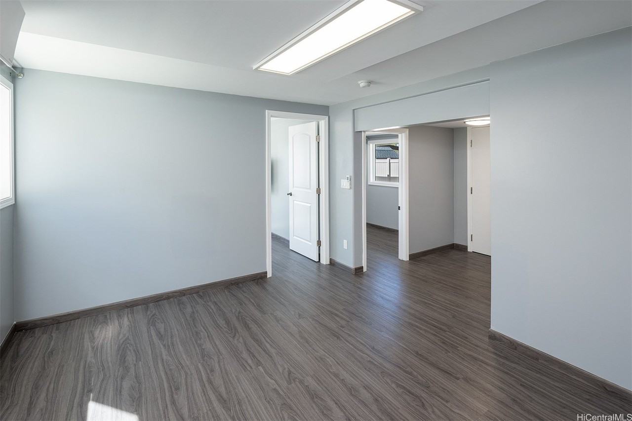 925 Pilialo St - Photo 3 of 18