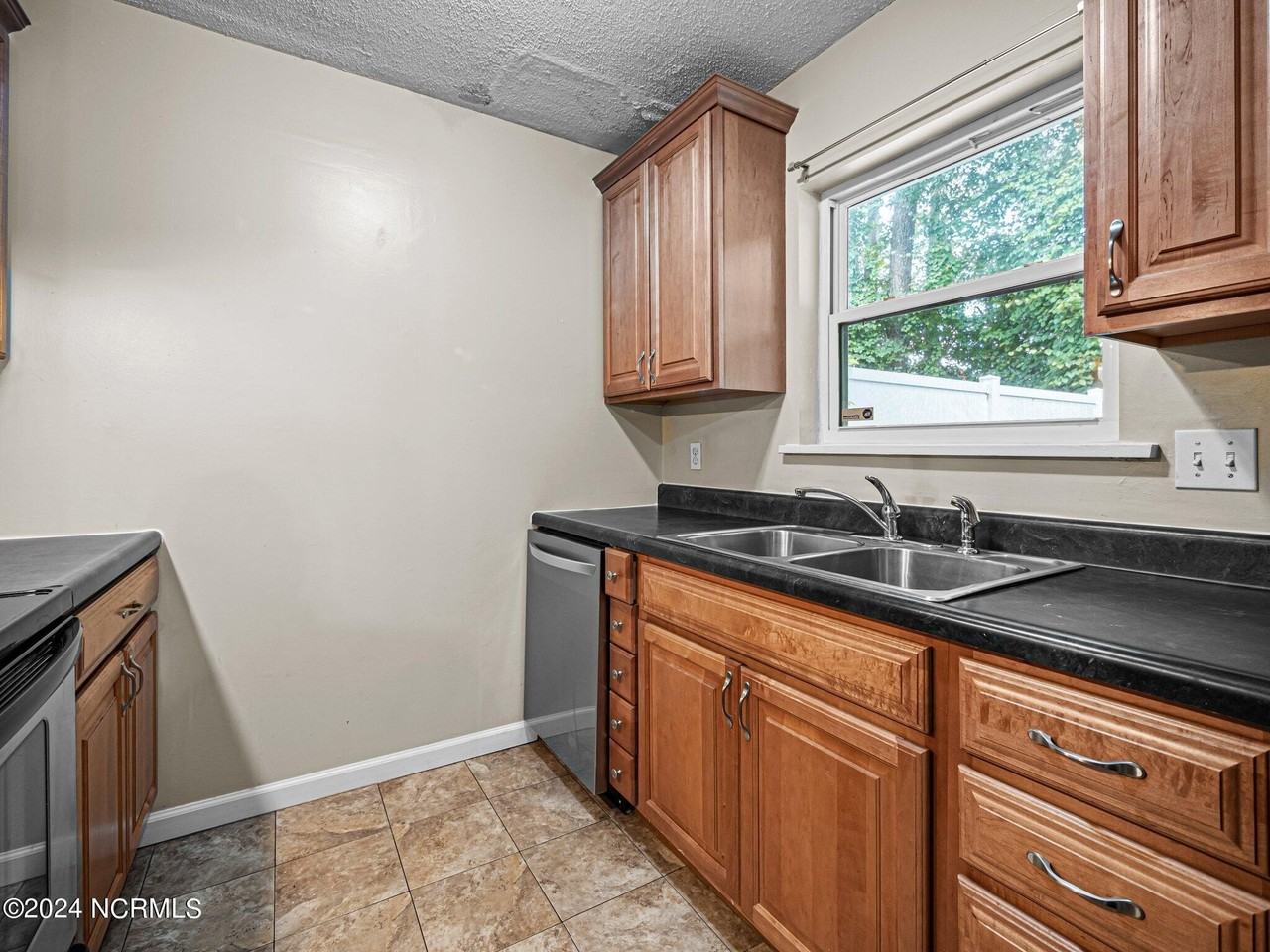 24 S Onsville Pl - Photo 6 of 15