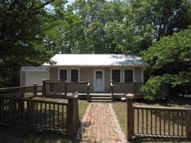 305 Summit St - Photo 1 of 1