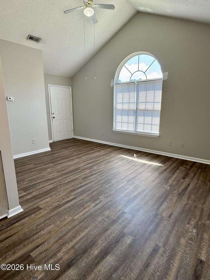 1251 Westpointe Dr #5 - Photo 2 of 11