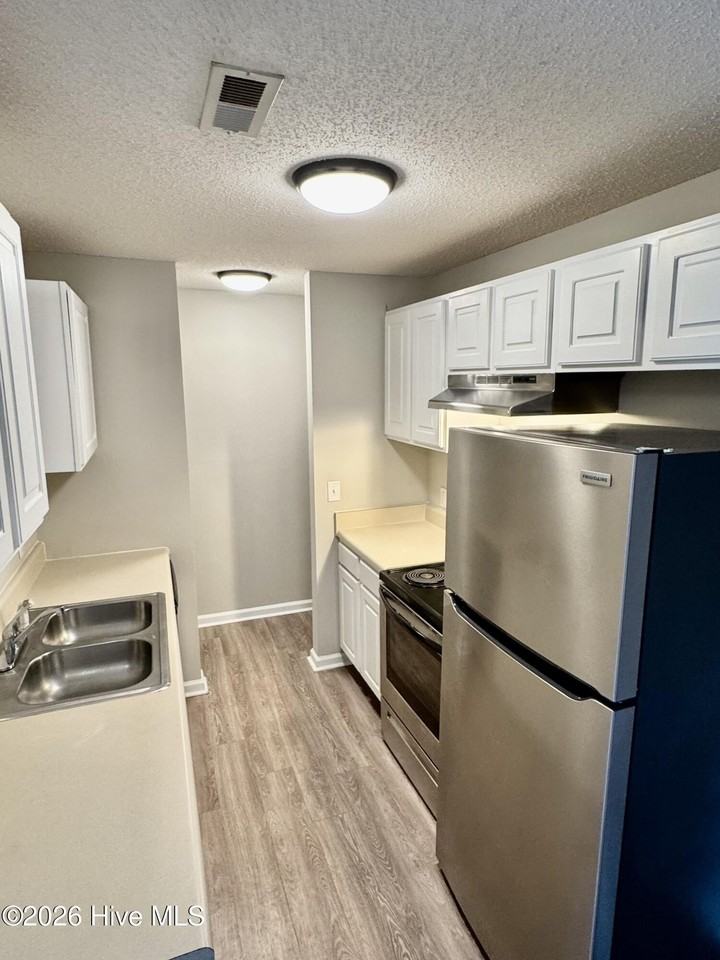 1251 Westpointe Dr #6 - Photo 4 of 9