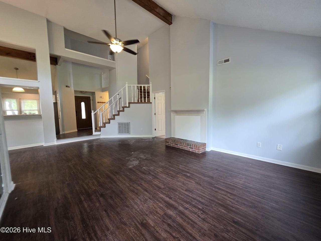 127 Broadleaf Dr - Photo 5 of 22