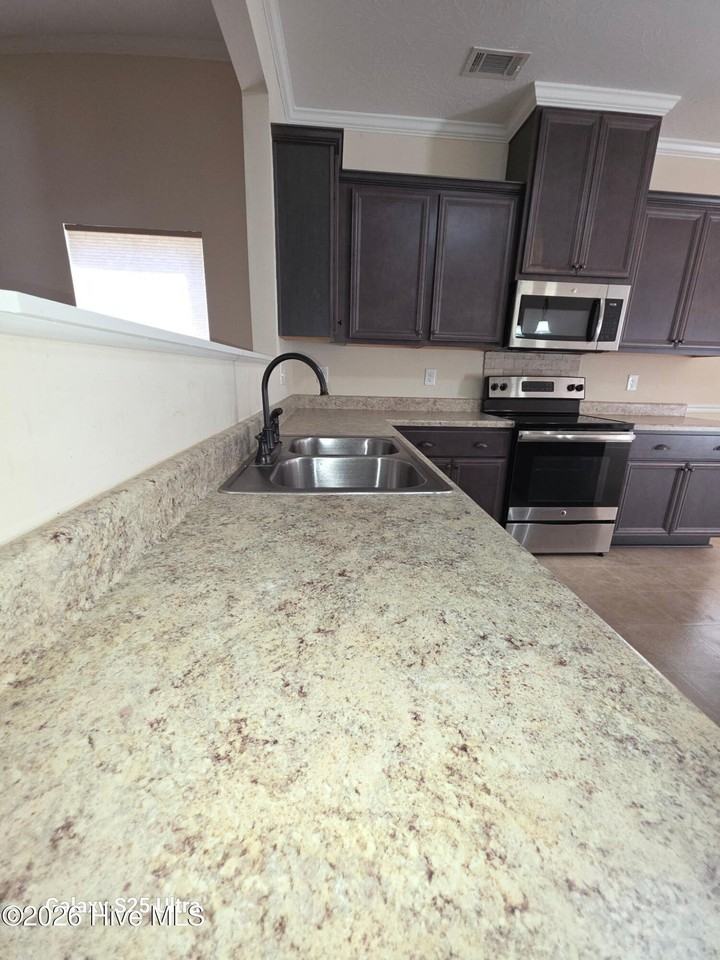 732 Edenberry St - Photo 4 of 13