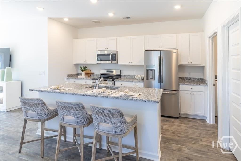165 Bottlebrush Dr - Photo 3 of 18