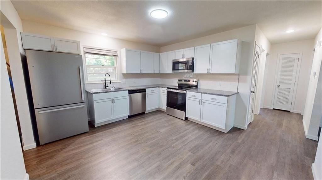 224 W South St - Photo 3 of 10