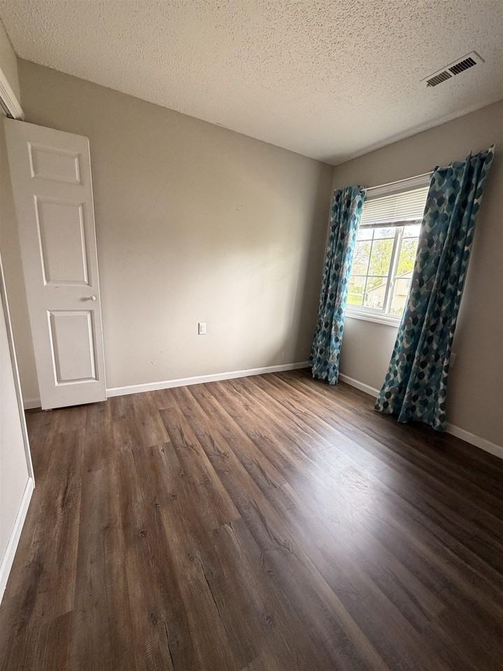 3 27th St #102 - Photo 3 of 7