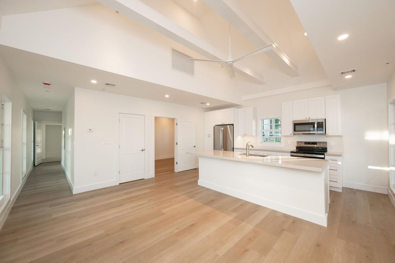 1110 Truman Ave #UP - Photo 3 of 20