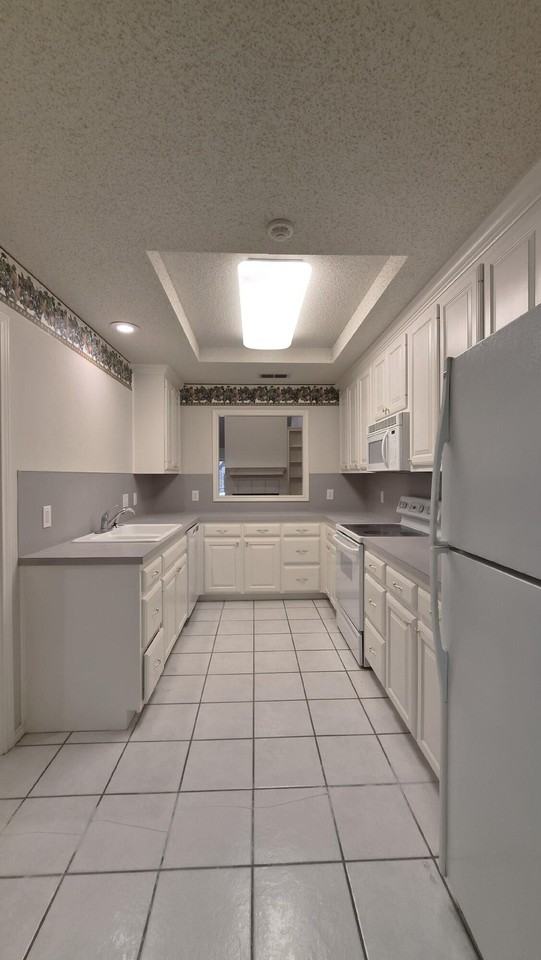 5704 York Ave - Photo 7 of 24