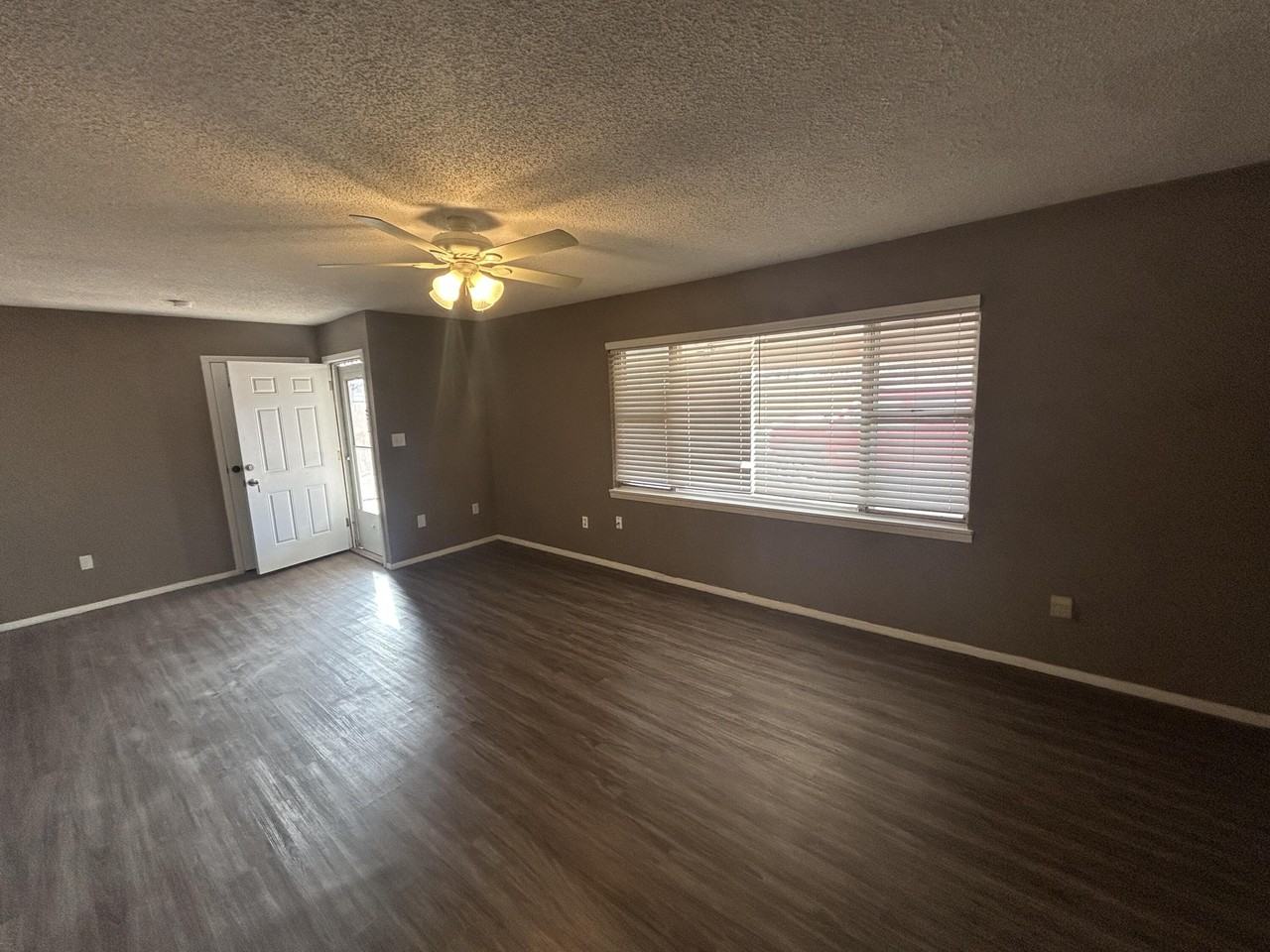 1503 School Ave - Photo 4 of 14