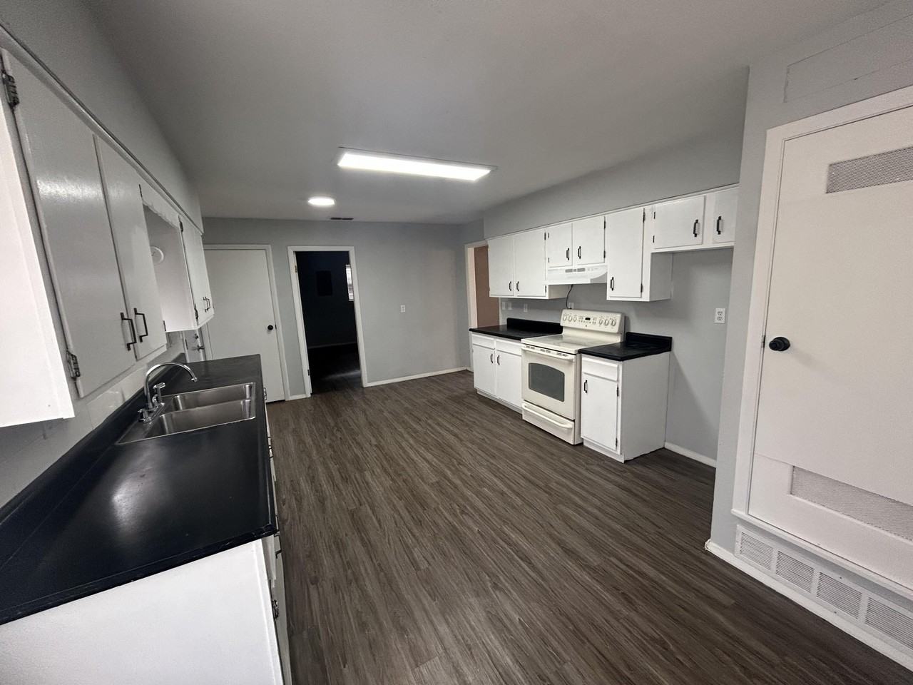 1503 School Ave - Photo 5 of 14