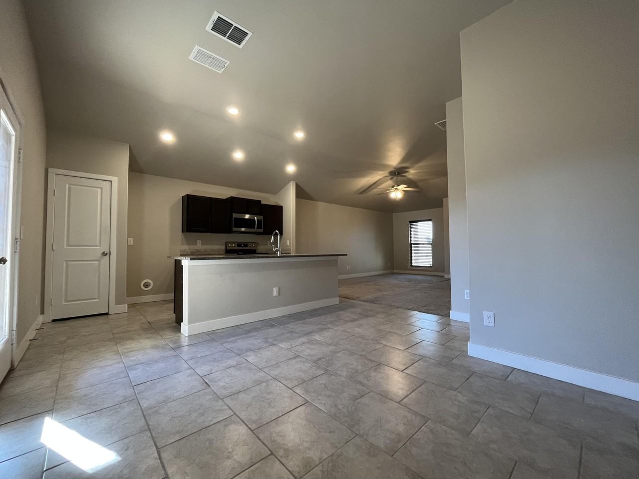 2121 139th St - Photo 2 of 14