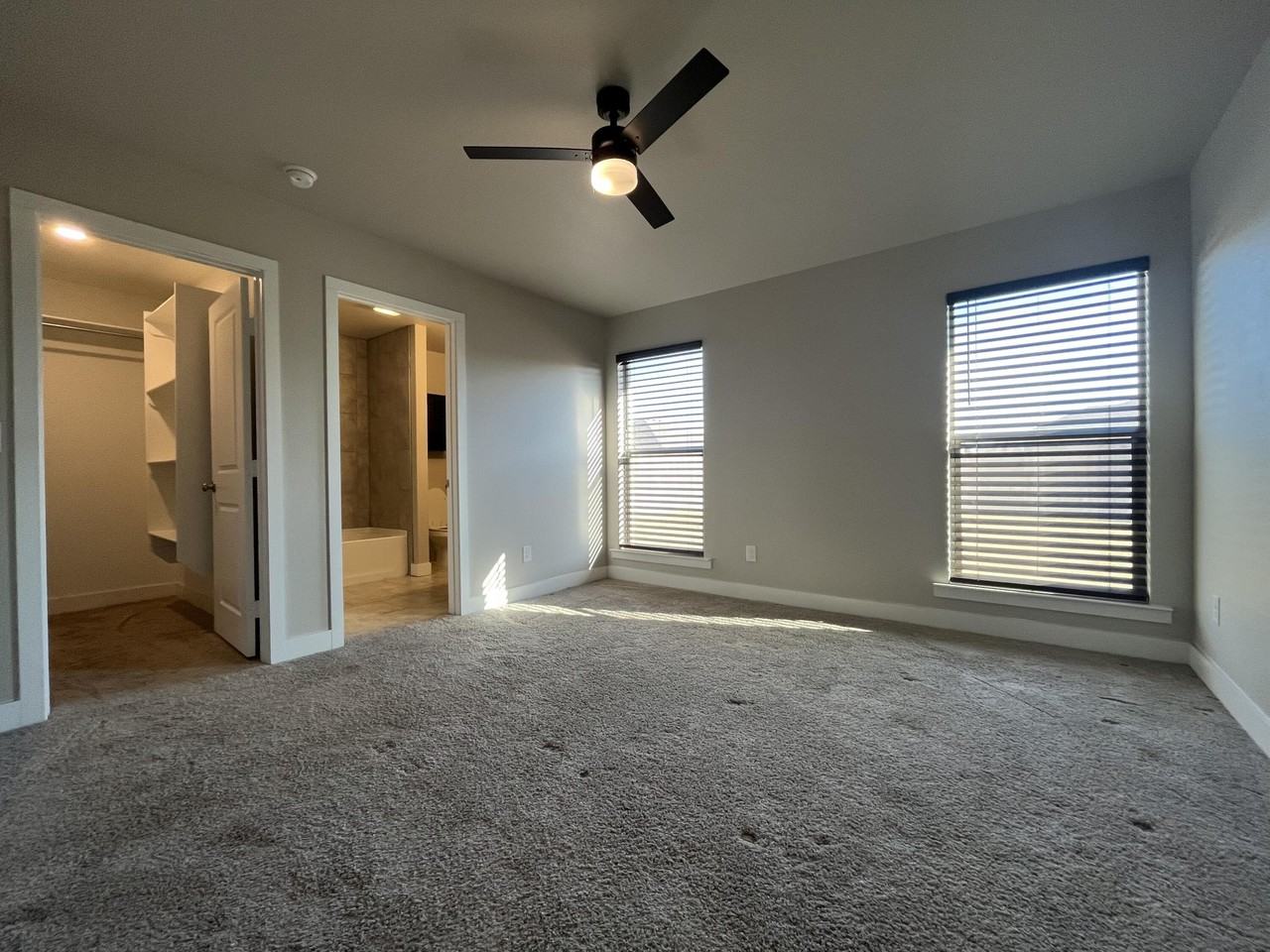 2121 139th St - Photo 6 of 14