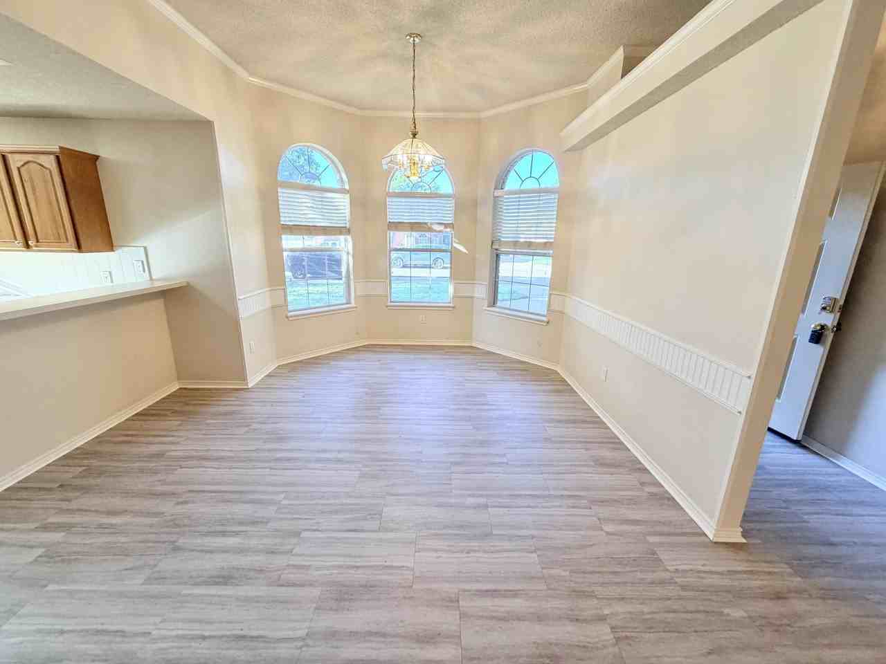 5914 88th Pl - Photo 3 of 18