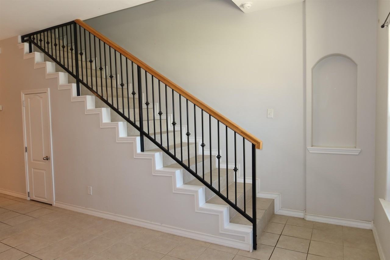 602 Basswood Dr #201 - Photo 3 of 11