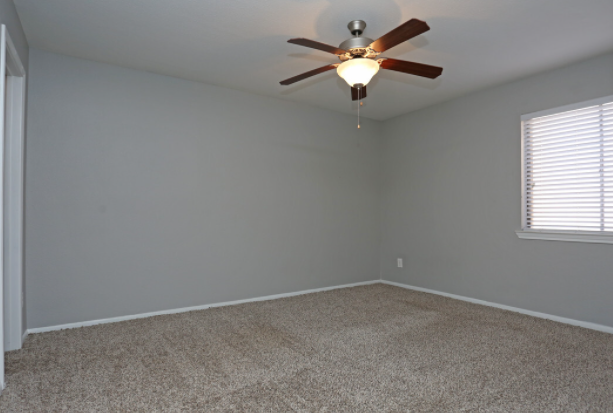 311 Gladstell St - Photo 5 of 26