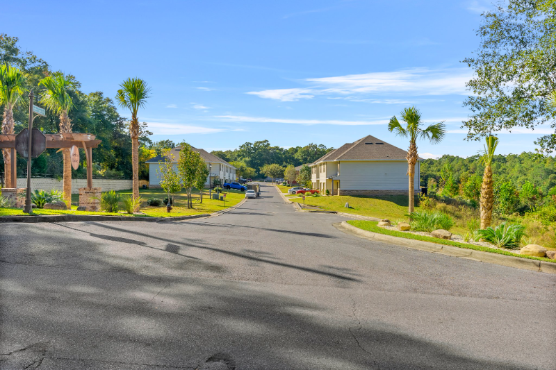 813 Arbor Lake Dr - Photo 3 of 50
