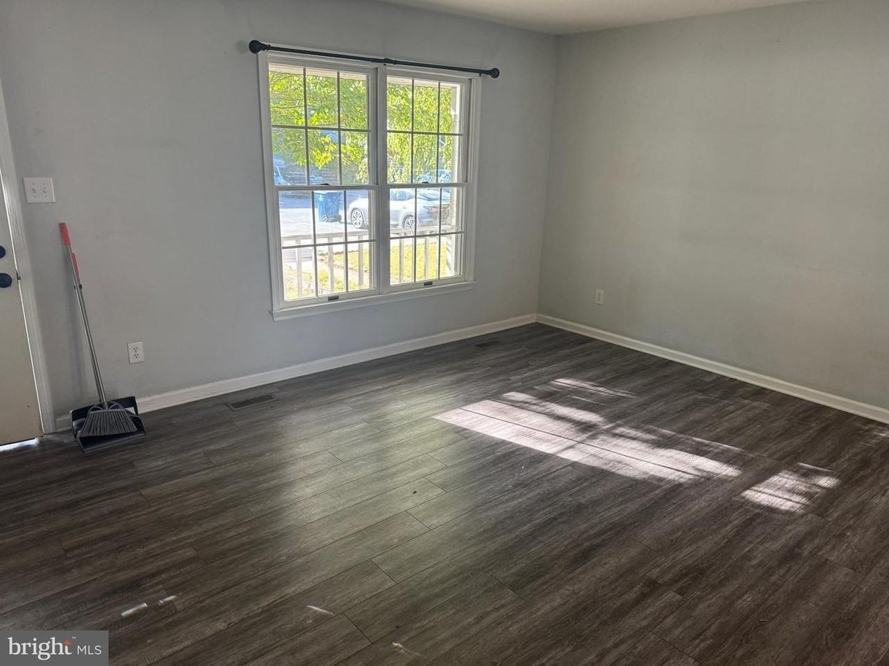 100 Cypress Dr - Photo 2 of 18