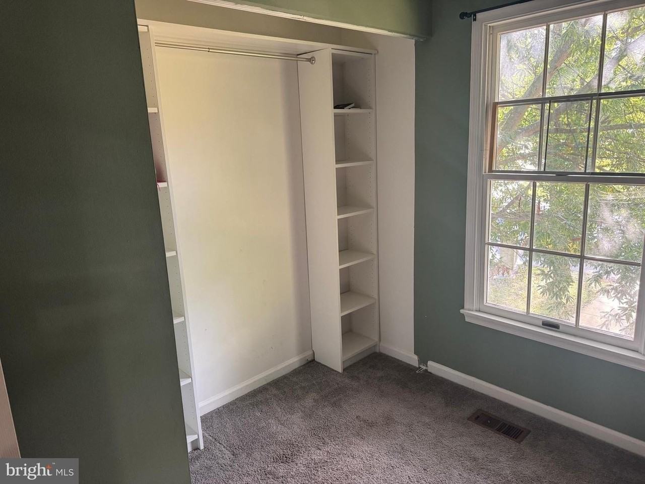 100 Cypress Dr - Photo 5 of 18