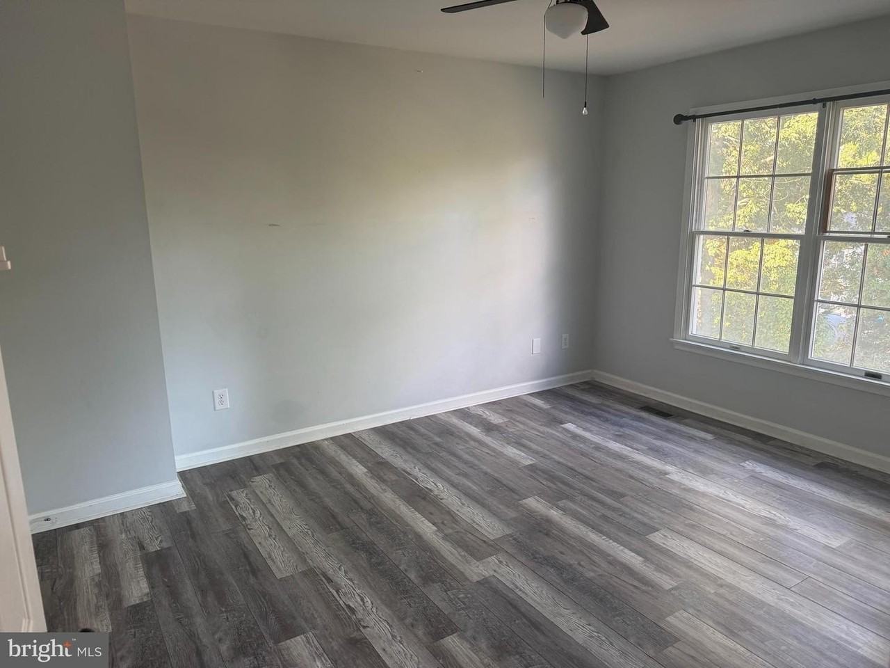 100 Cypress Dr - Photo 6 of 18