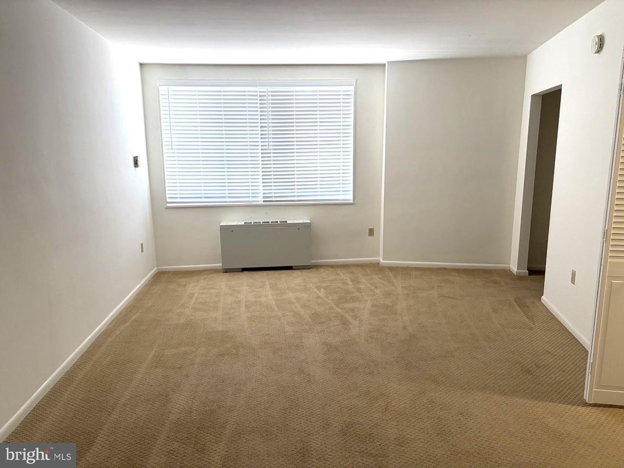 10401 Grosvenor Pl - Photo 5 of 24