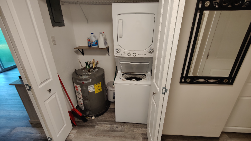323 Bolivar Ave #4 - Photo 6 of 11